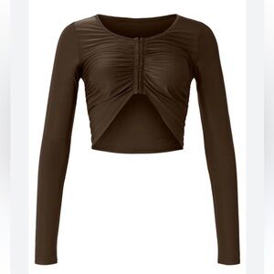 ALO YOGA STAND OUT LONG SLEEVE IN ESPRESSO